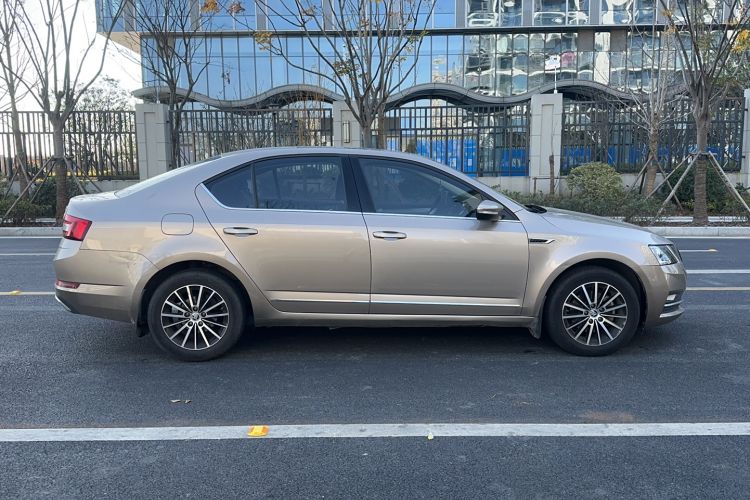 Used Skoda Octavia 2018 TSI230 DSG Luxury Edition
