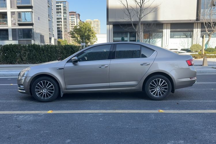 Used Skoda Octavia 2018 TSI230 DSG Luxury Edition
