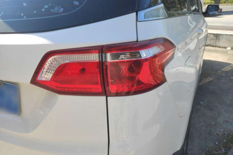 Used Wuling Hongguang S3 2019 1.5L Manual Luxury Model China VI Standard