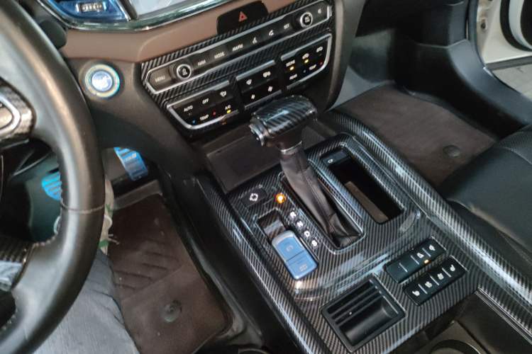 Used GAC Trumpchi GS8 2017 320T Two-Wheel Drive Luxury Smart Connectivity Version (7 Seats)