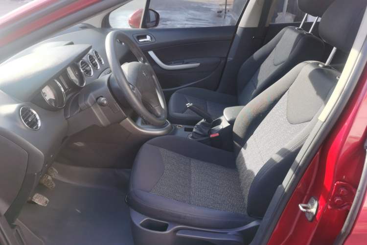 Used Peugeot 408 2011 2.0L Manual Comfort Edition
