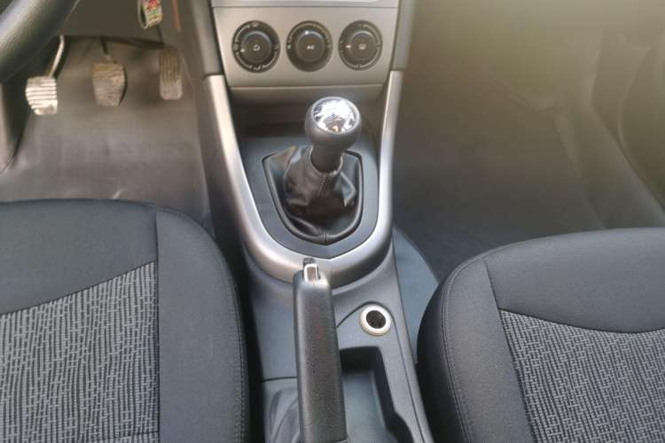 Used Peugeot 408 2011 2.0L Manual Comfort Edition
