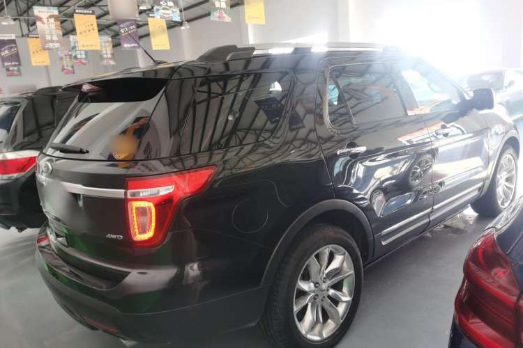 Used Ford Explorer 2013 3.5L Deluxe Model
