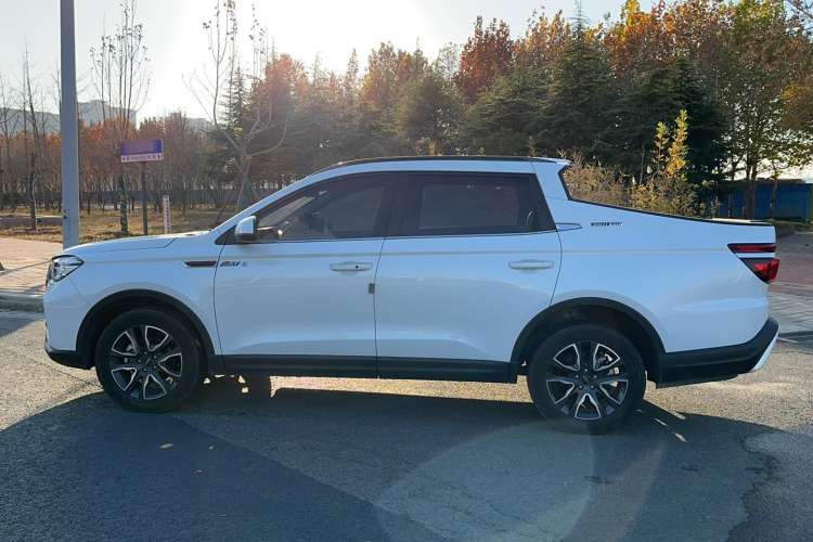 Used Sinotruk VGV VX7 2022 2.0T Automatic Industry-Customized Version HY4C20B
