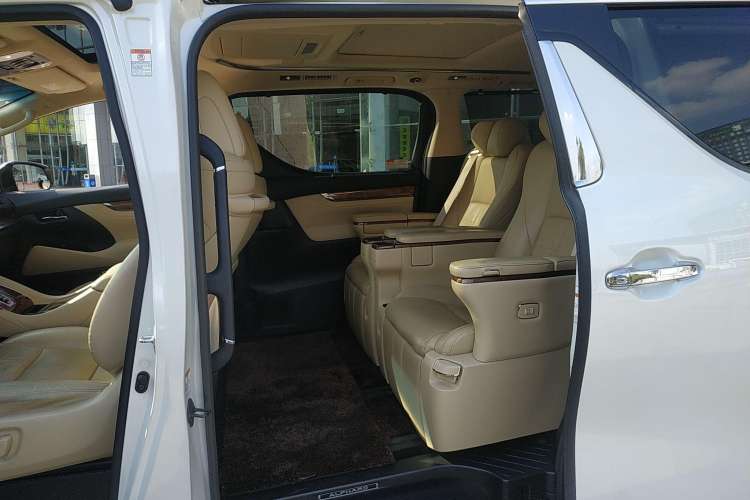 Used Toyota Alphard 2018 3.5L Prestige Edition
