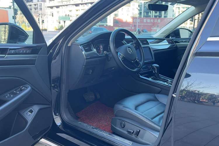 Used Volkswagen Phideon 2018 Revised Version 380TSI Two-Wheel Drive Business Edition
