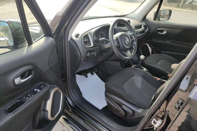 Used Jeep Renegade 2017 180T Manual Kinetic Edition