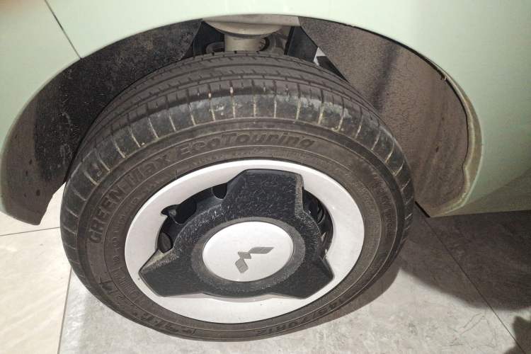 Used Wuling Hongguang MINIEV 2021 Macaron Sandwich Model 120 km Lithium Iron Phosphate