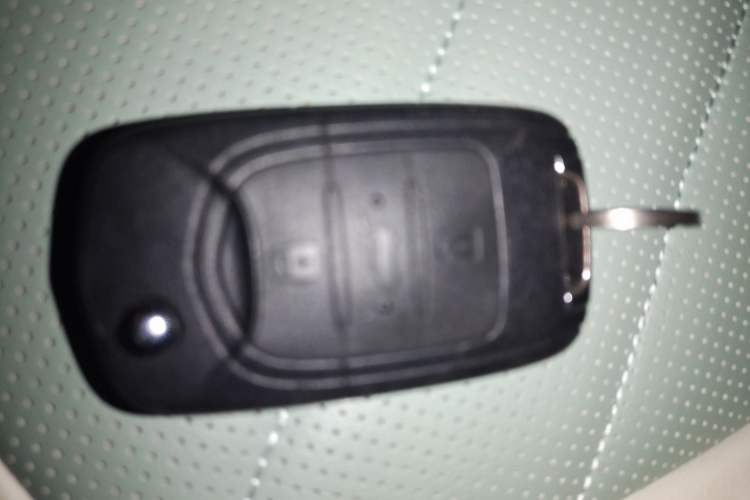 Used Wuling Hongguang MINIEV 2021 Macaron Sandwich Model 120 km Lithium Iron Phosphate