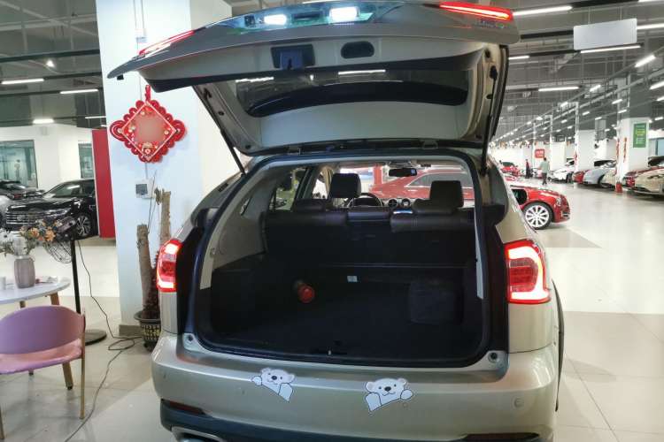 Used BYD Tang New Energy 2015 2.0T Four-Wheel-Drive Flagship Model Trunk