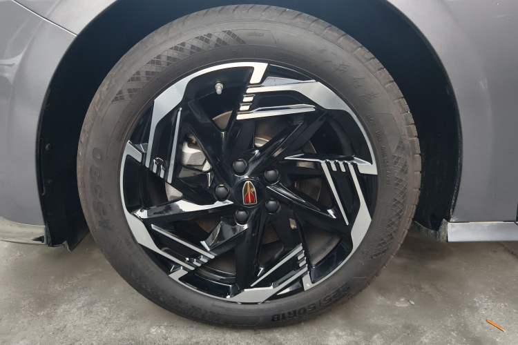 Used Hongqi H6 2023 2.0T Zhiyi Version
