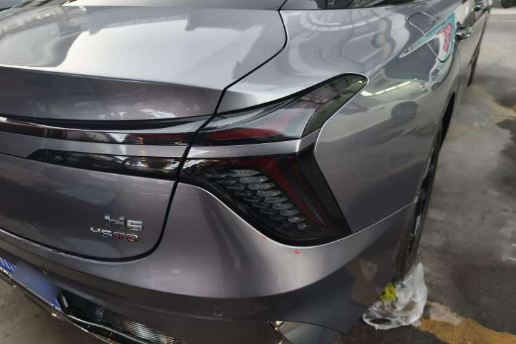 Used Hongqi H6 2023 2.0T Zhiyi Version
