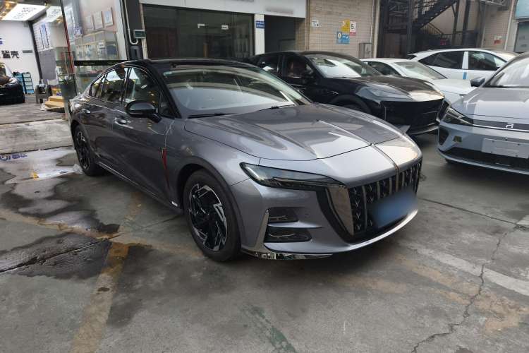 Used Hongqi H6 2023 2.0T Zhiyi Version
