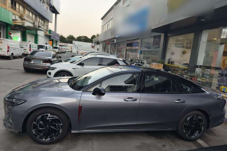 Used Hongqi H6 2023 2.0T Zhiyi Version
