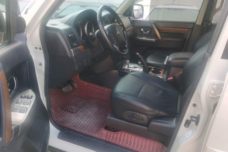 Used Mitsubishi Pajero 2019 3.0L Automatic Standard Edition