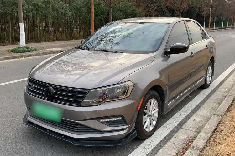 Used Volkswagen Jetta 2017 1.4L Manual Fashion Edition