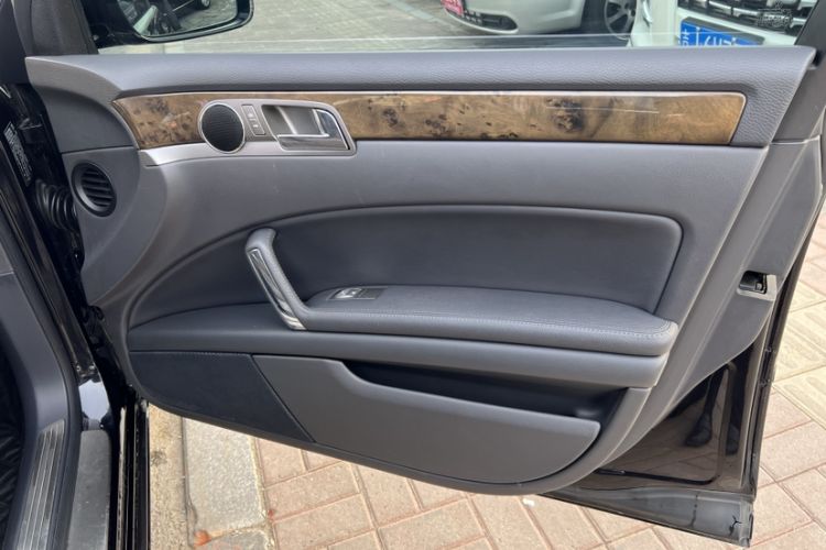 Used Volkswagen Phaeton 2012 3.0L Business Edition
