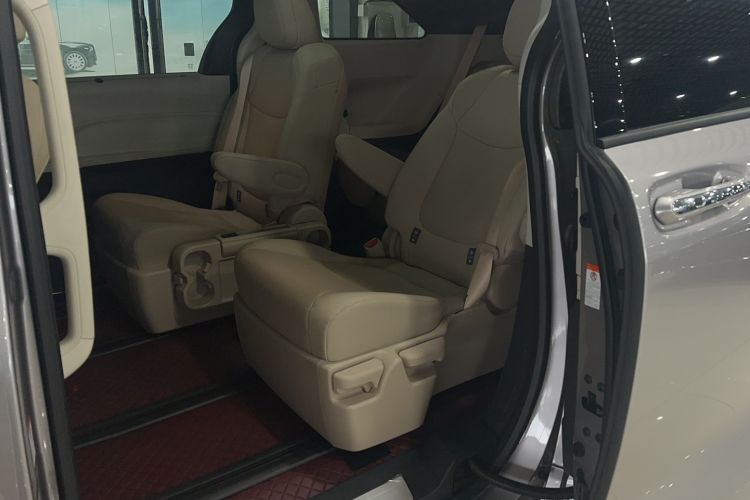 Used Toyota Granvia 2023 2.5L Hybrid Prestige PLUS Edition
