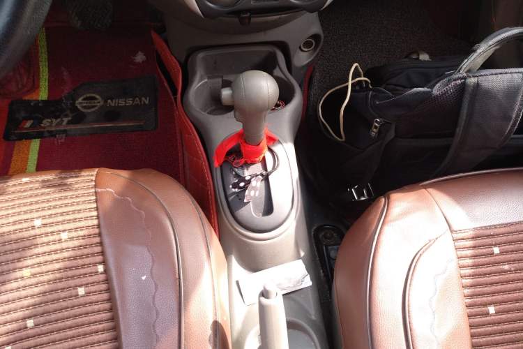 Used Nissan Sunny 2016 1.5XE CVT Leading Edition Gear Lever