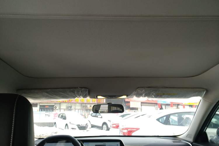 Used Venucia V 2021 260T Idol Edition Headliner