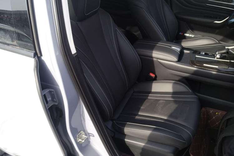 Used Venucia V 2021 260T Idol Edition Right Front Seat