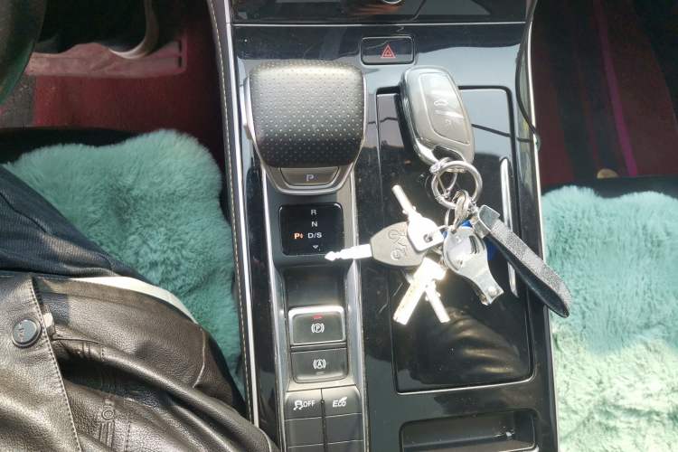 Used Roewe i6 MAX 2020 300TGI Automatic "Swell Cool Smart Drive" Edition
