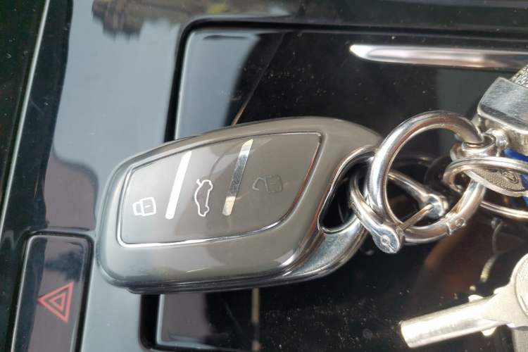 Used Roewe i6 MAX 2020 300TGI Automatic "Swell Cool Smart Drive" Edition
