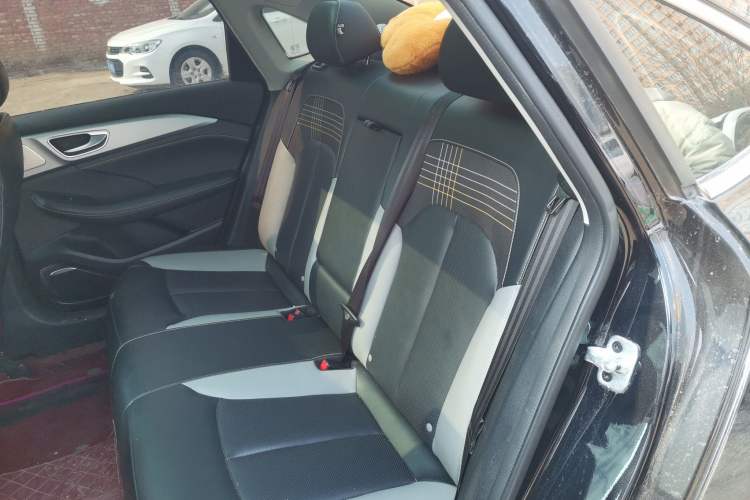 Used Roewe i6 MAX 2020 300TGI Automatic "Swell Cool Smart Drive" Edition
