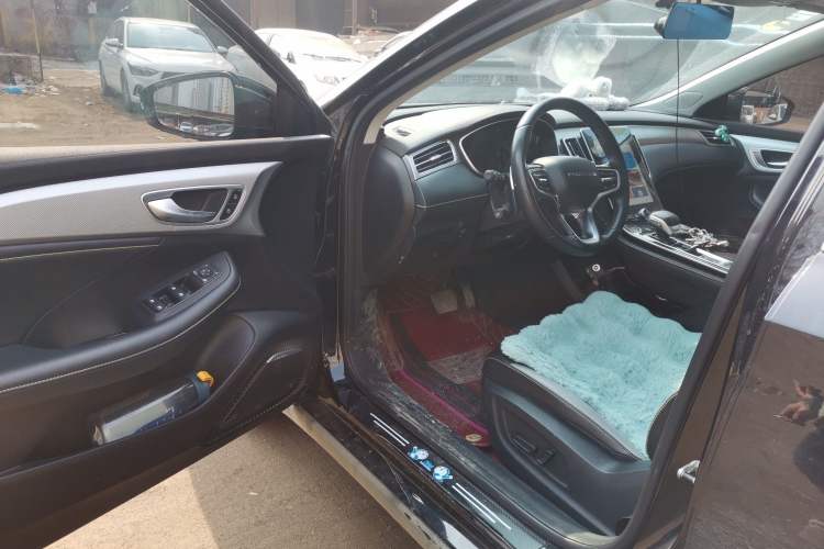 Used Roewe i6 MAX 2020 300TGI Automatic "Swell Cool Smart Drive" Edition
