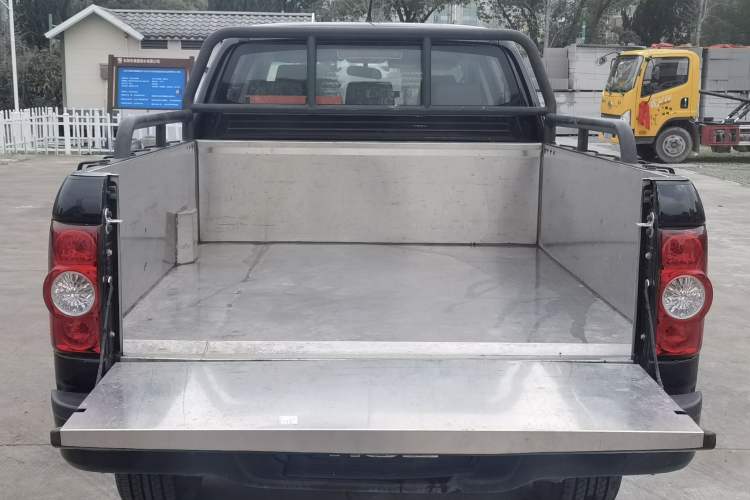 Used JAC T6 2020 2.0T Diesel Two-Wheel-Drive Elite Version Long Wheelbase China VI Emission Standard HFC4DB2-2E