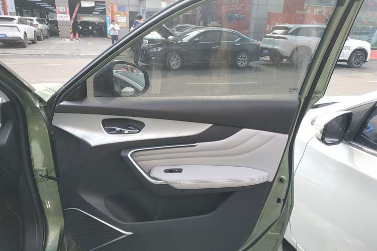 Used Venucia V DD-i 2023 110 km iE Version
