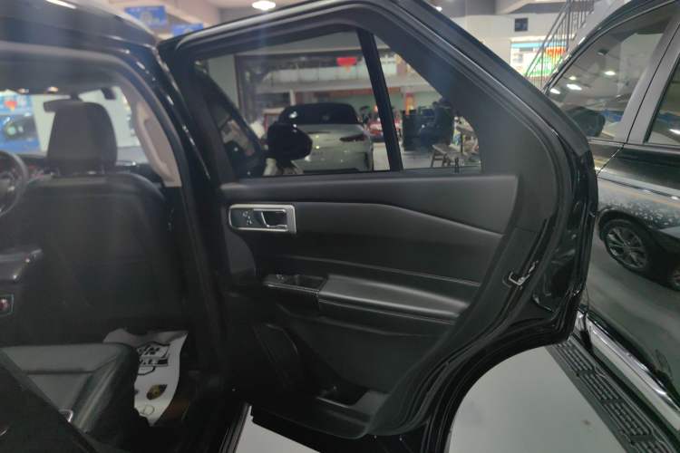 Used Ford Explorer 2020 EcoBoost 285 Rear-Drive Trend Edition 7-Seater
