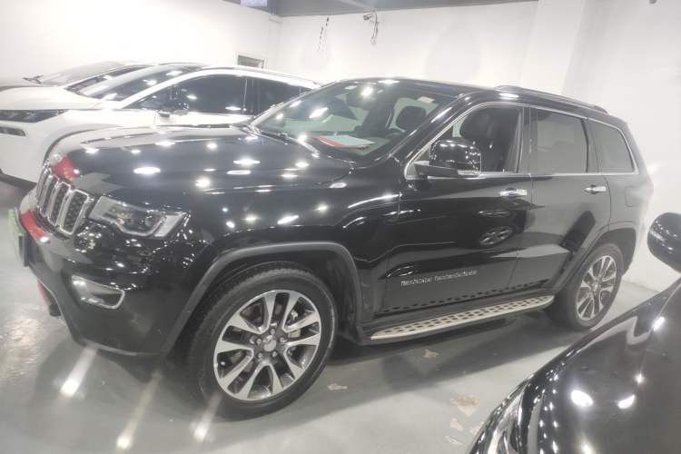 Used Jeep Grand Cherokee 2017 3.0L Comfort Navigation Edition
