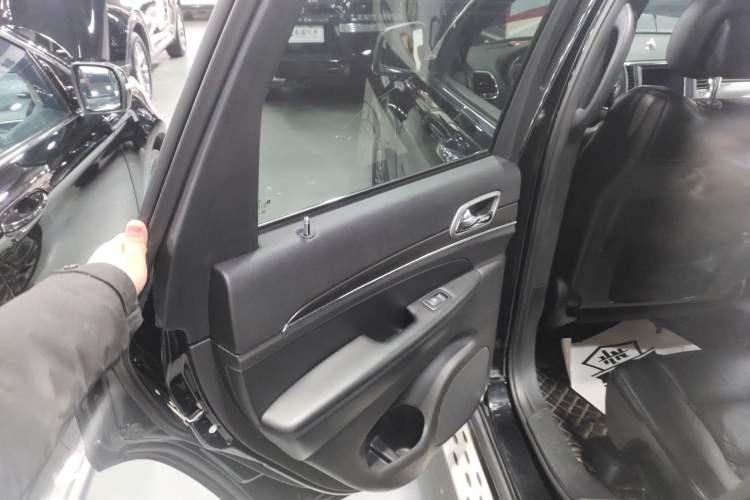 Used Jeep Grand Cherokee 2017 3.0L Comfort Navigation Edition
