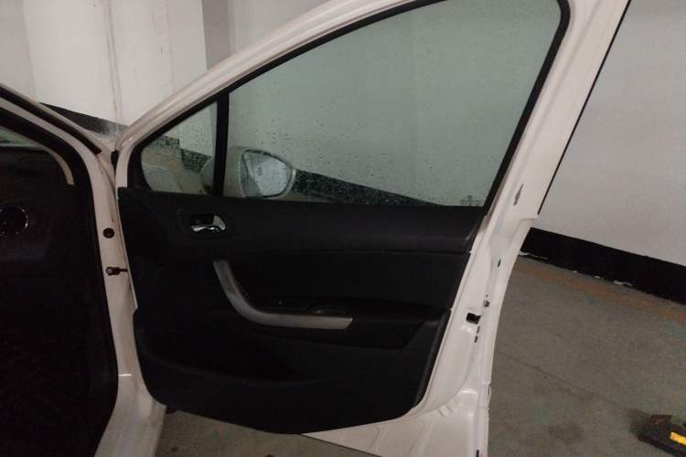 Used Peugeot 408 2013 2.0L Automatic Comfort Edition
