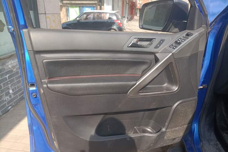 Used Huanghai N3 2017 2.5T Manual Two-Wheel Drive Sport Edition JE4D25Q5A