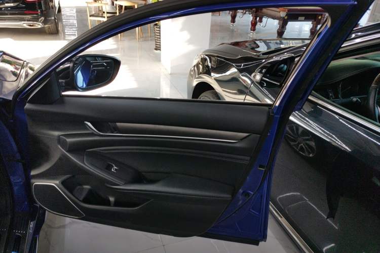 Used Honda Accord 2018 230TURBO Comfort Version National V