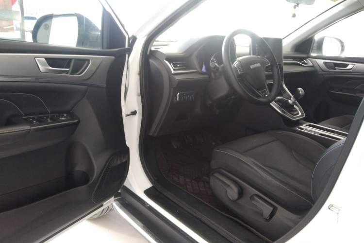 Used Haval M6 2021 PLUS 1.5T Manual Luxury Smart Connectivity Model