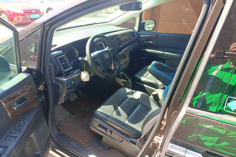 Used Honda Elysion 2016 2.4L Luxury Edition
