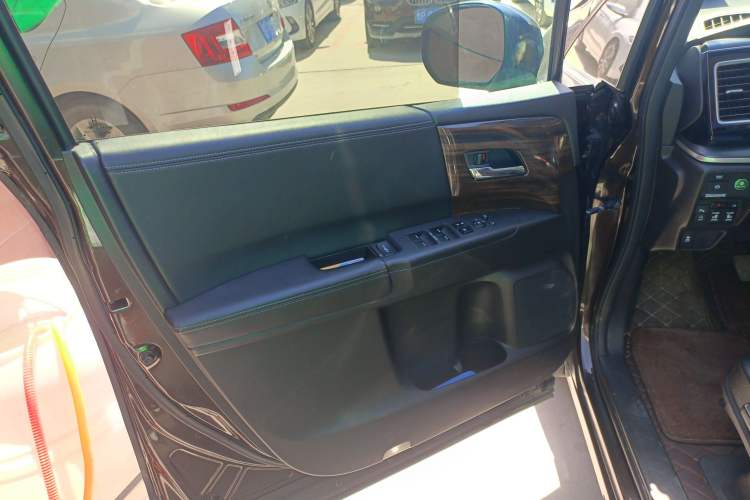 Used Honda Elysion 2016 2.4L Luxury Edition
