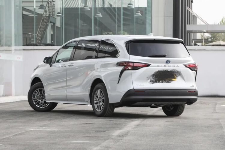 Used Toyota Sienna 2023 2.5L Hybrid Comfort Edition