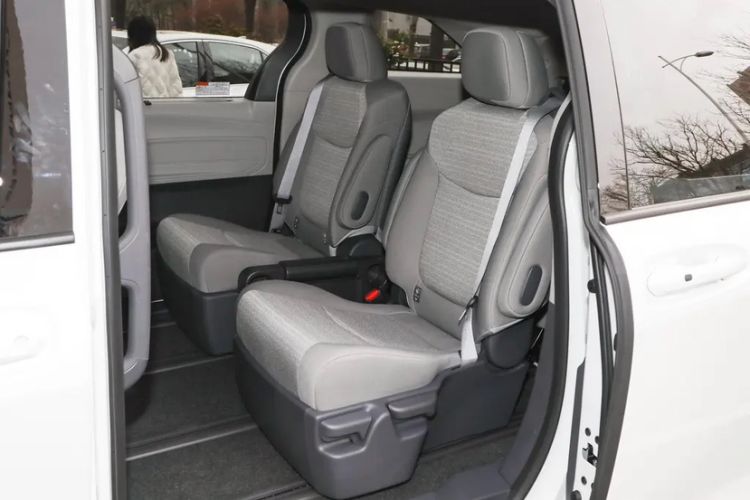 Used Toyota Sienna 2023 2.5L Hybrid Comfort Edition