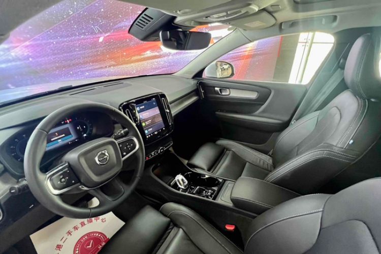 Used Volvo XC40 2023 B4 4x4 Smart Luxury Edition