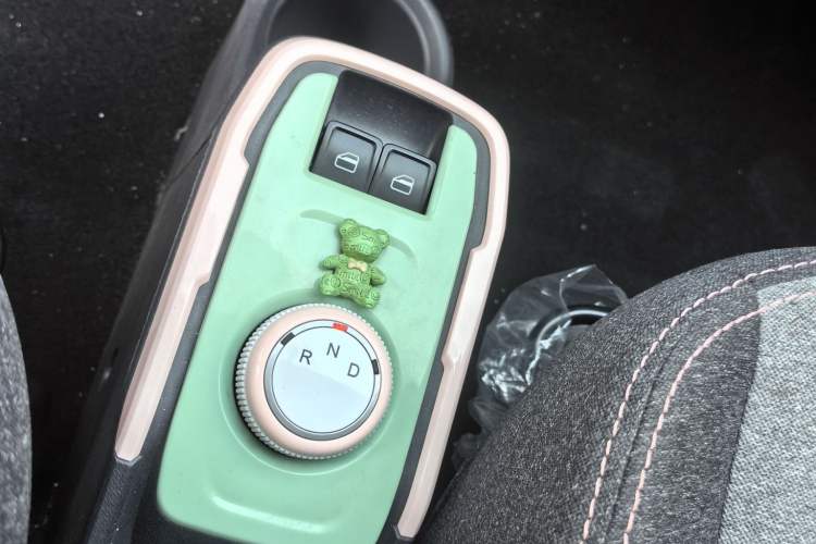 Used Chery New Energy QQ Ice Cream 2022 170km Sundae Phosphate Lithium-Ion