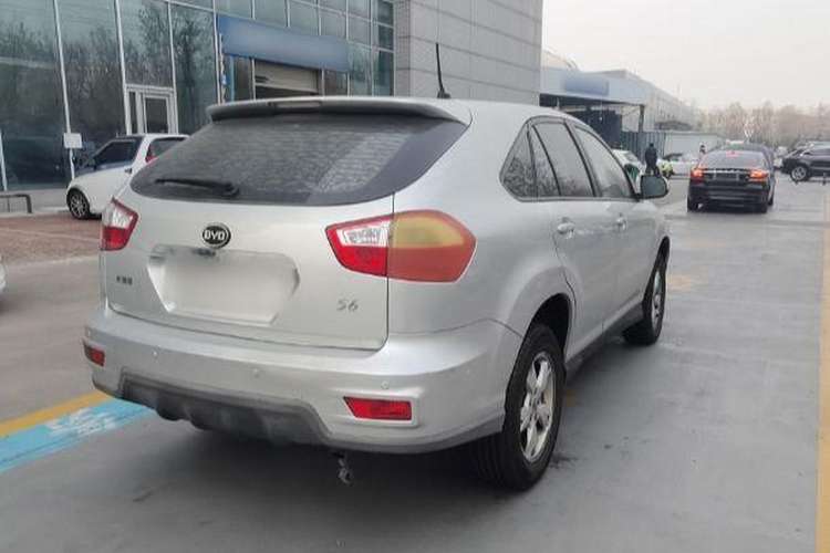 Used BYD S6 2013 Platinum Edition 2.0L Manual Luxury Model
