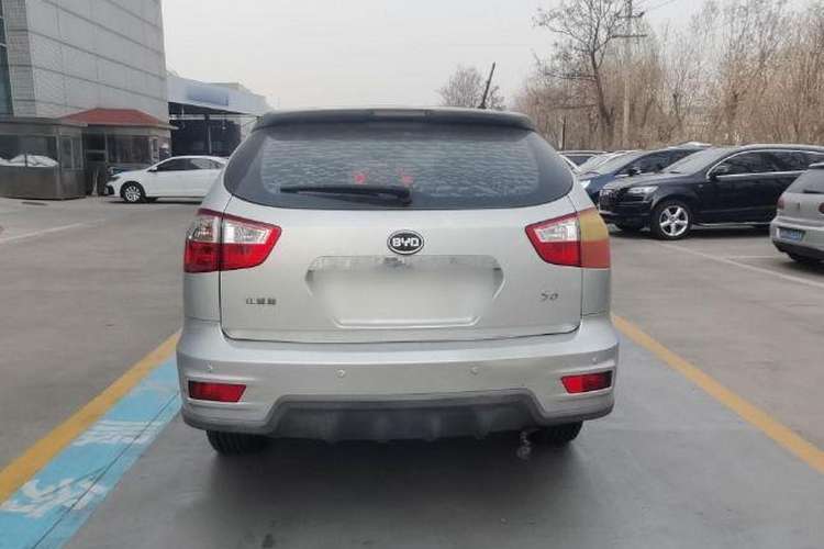 Used BYD S6 2013 Platinum Edition 2.0L Manual Luxury Model
