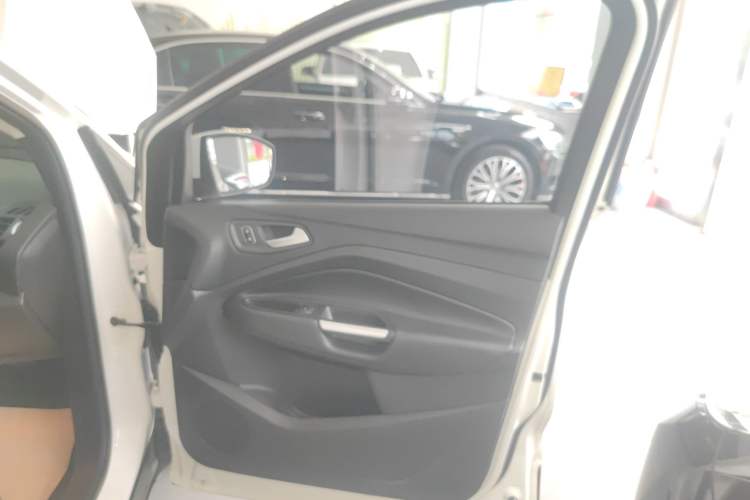 Used Ford Kuga 2019 EcoBoost 180 Two-Wheel-Drive Platinum Edition China VI Standard
