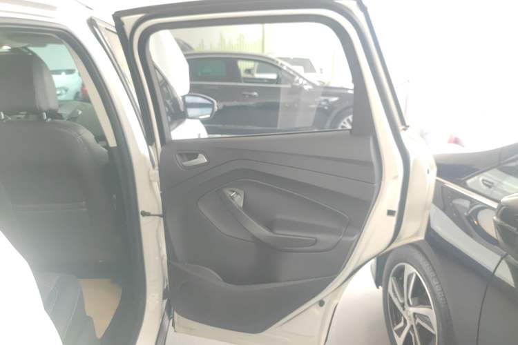 Used Ford Kuga 2019 EcoBoost 180 Two-Wheel-Drive Platinum Edition China VI Standard
