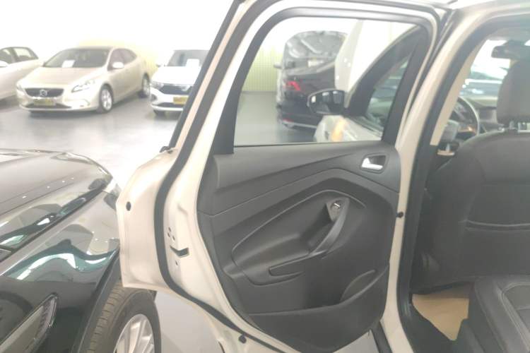 Used Ford Kuga 2019 EcoBoost 180 Two-Wheel-Drive Platinum Edition China VI Standard
