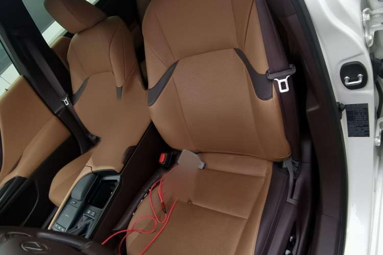 Used Lexus ES 2020 300h Deluxe Edition
